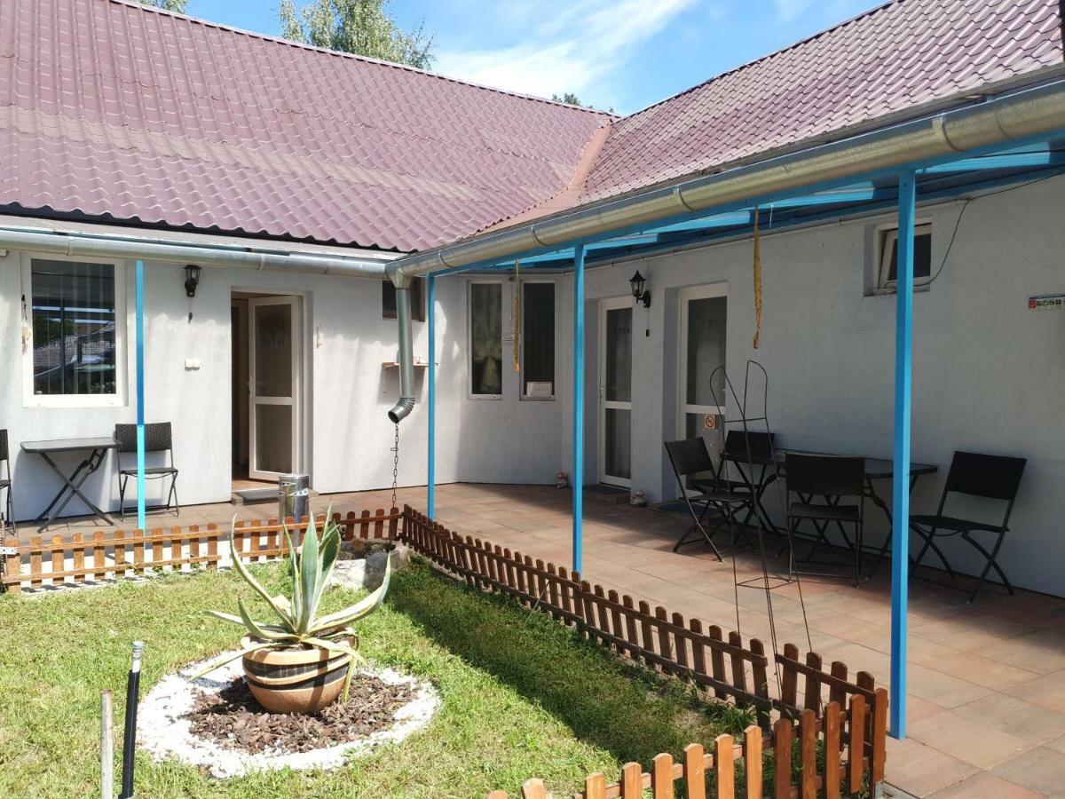 Hotel Pensiunea Schwartzy Makó Exterior foto
